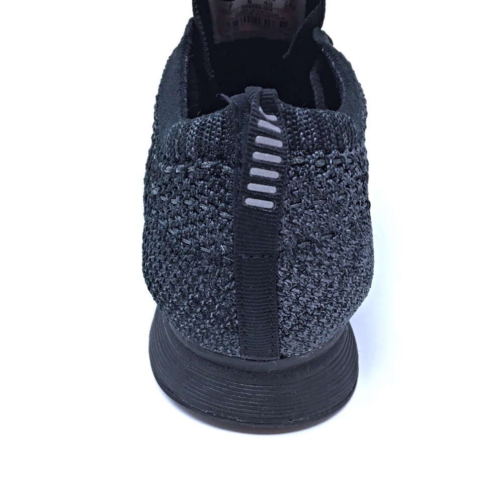 Nike Flyknit Racer Triple Black Mens/Womens New - Picture 5 of 8